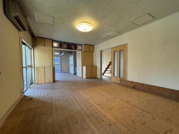 川越市今成4丁目　中古戸建 リビングダイニング