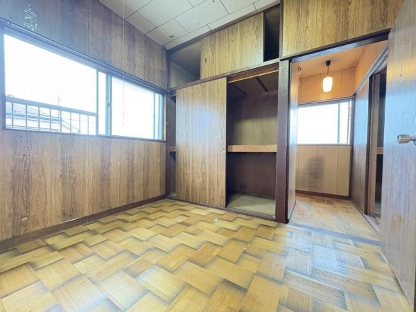 ■三面接道の角地の好立地 洋室