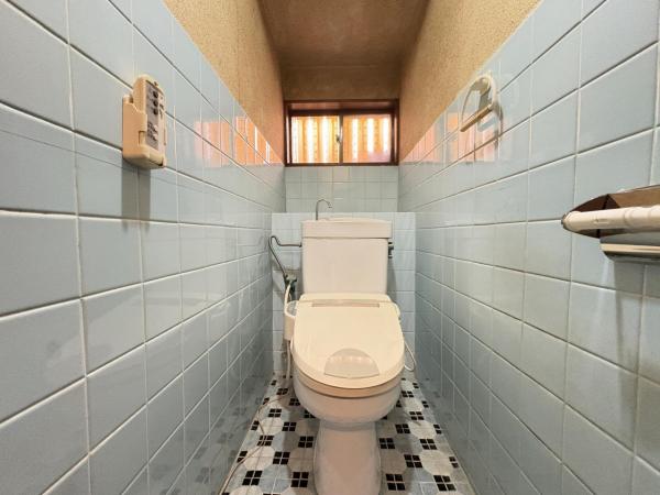 間口19ｍ超・土地64坪のゆったりとした物件です。 トイレ