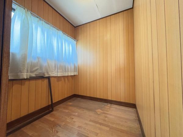 間口19ｍ超・土地64坪のゆったりとした物件です。 洋室