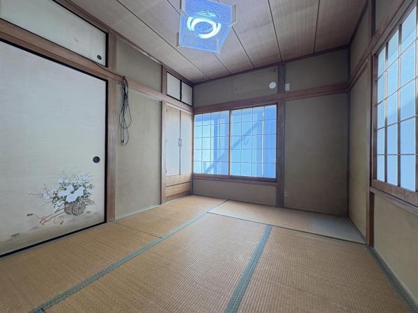 間口19ｍ超・土地64坪のゆったりとした物件です。 寝室