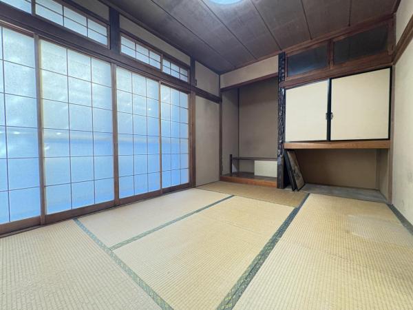 間口19ｍ超・土地64坪のゆったりとした物件です。 リビング