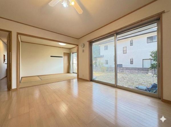 川越市大字笠幡　中古戸建 リビングダイニング