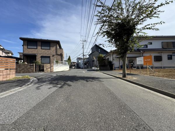 川越市霞ケ関東4丁目　土地 前面道路含む現地写真