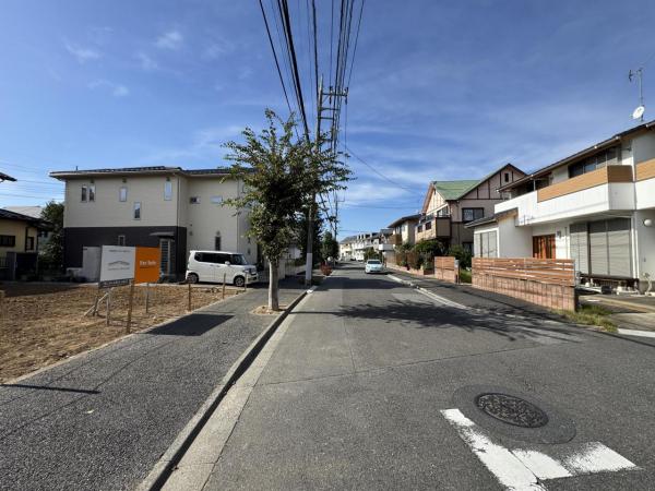 川越市霞ケ関東4丁目　土地 前面道路含む現地写真