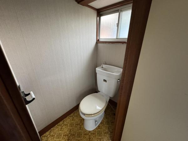 神奈川県川崎市川崎区小田　中古戸建 トイレ