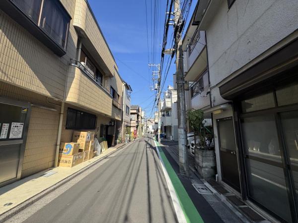 荒川区町屋3丁目 土地 前面道路含む現地写真
