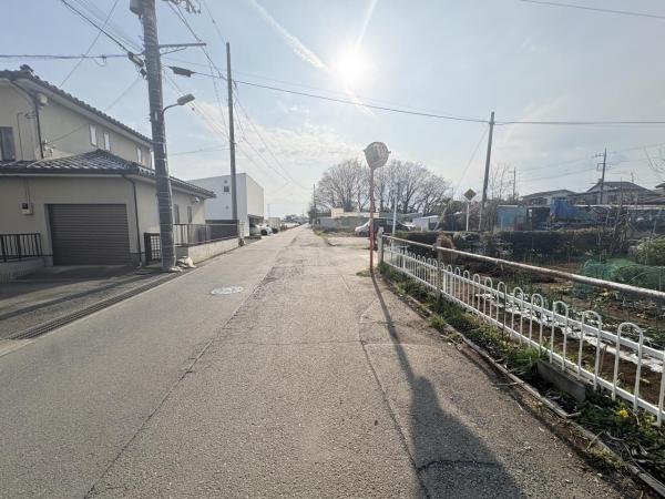 川越市下赤坂　土地 前面道路含む現地写真