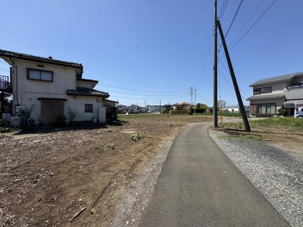 川越市大字下小坂　売地 前面道路含む現地写真
