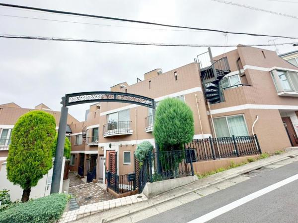 中古マンション 目黒区柿の木坂１丁目 東急東横線都立大学駅 1億980万円