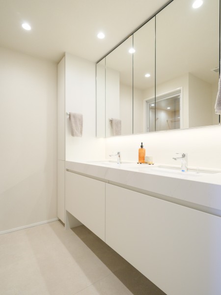 中古マンション 新宿区内藤町 丸の内線新宿御苑前駅 3億9,990万円