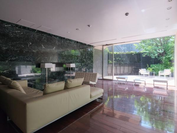 中古マンション 新宿区内藤町 丸の内線新宿御苑前駅 3億9,990万円