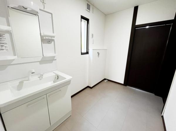 中古戸建 燕市吉田春日町13-12 JR越後線吉田駅 1,798万円