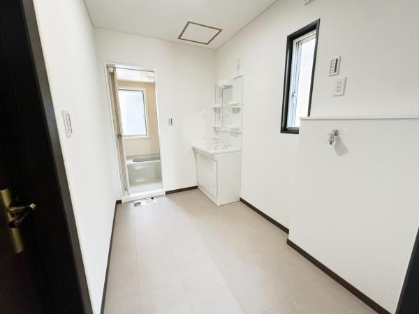 中古戸建 燕市吉田春日町13-12 JR越後線吉田駅 1,798万円