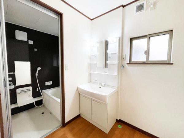 アパート 新潟市西区大学南2丁目12-21 JR越後線内野駅 1,100万円