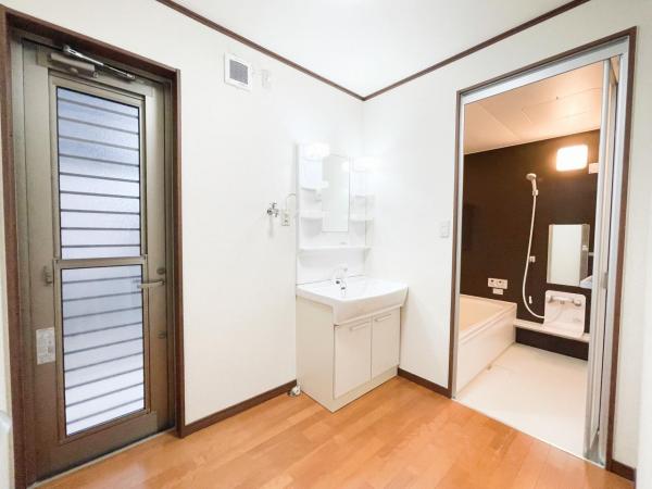 アパート 新潟市西区大学南2丁目12-21 JR越後線内野駅 1,100万円