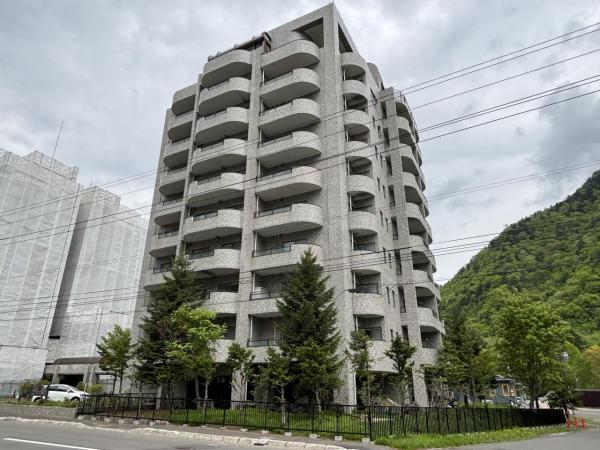 中古マンション 札幌市南区定山渓温泉西２丁目 札幌市南北線真駒内駅 450万円
