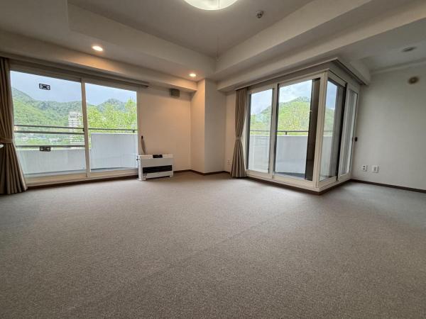 ライオンズマンション札幌定山渓弐番館 リビング 