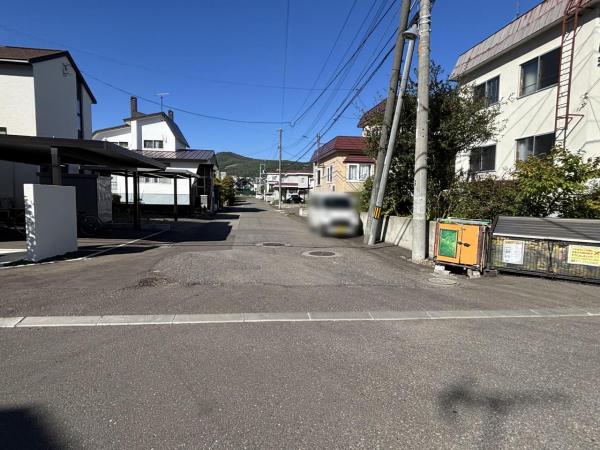 川沿６条４丁目 前面道路含む現地写真 
