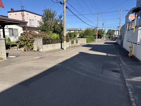 川沿６条４丁目 前面道路含む現地写真 