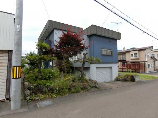 中古戸建 北海道札幌市南区藤野二条9丁目8-18 札幌市南北線真駒内駅 650万円