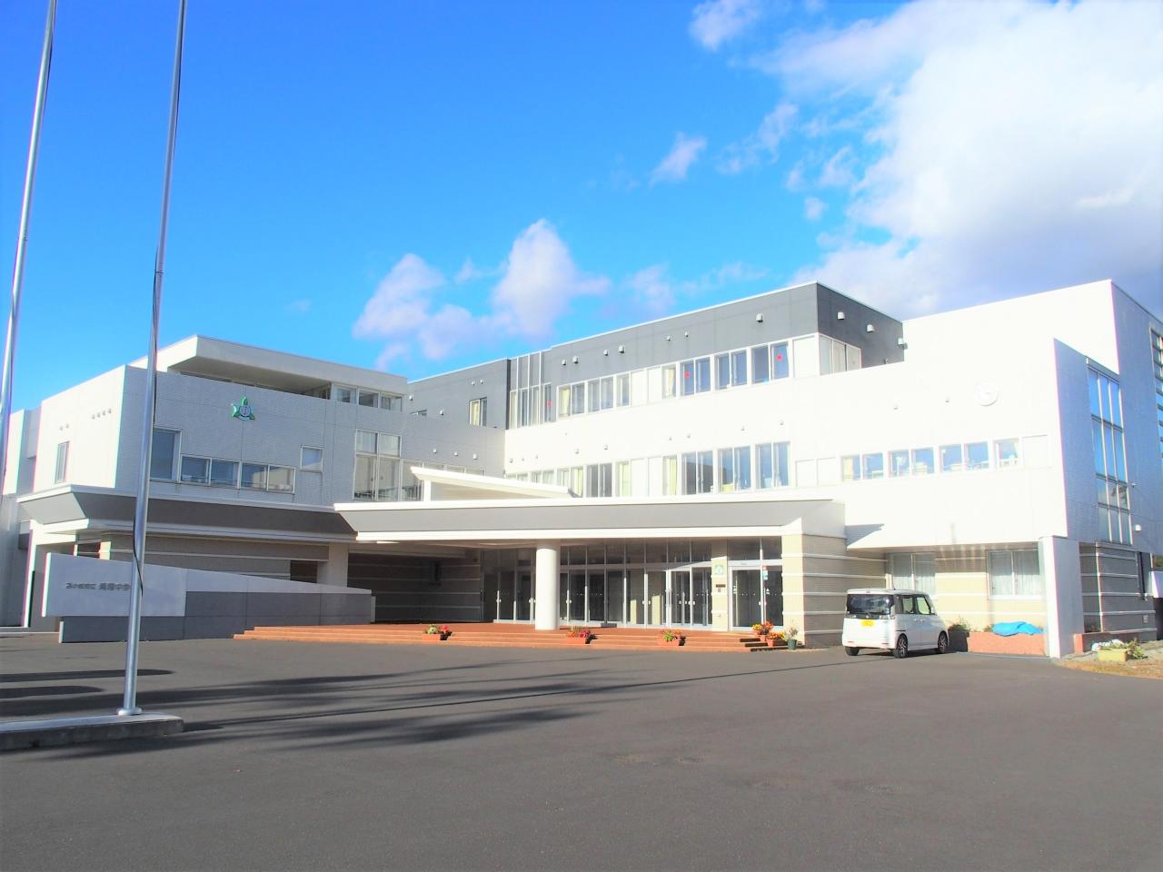 青翔中学校
