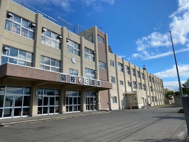 西岡南小学校