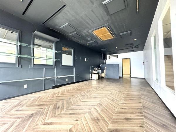 ニューヨークテラスビル 