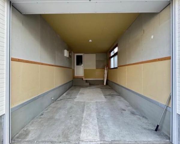 新城平岡　売家 駐車場 