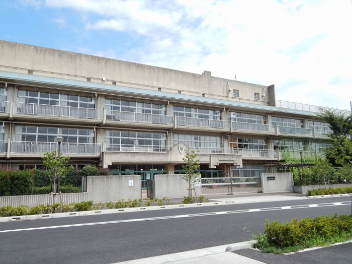 西東京市立明保中学校