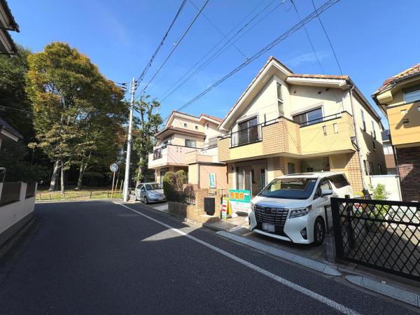 練馬区西大泉１丁目中古戸建 前面道路含む現地写真 