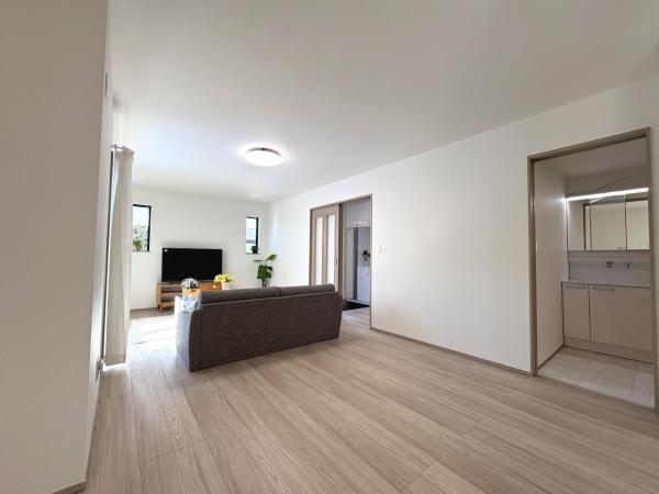 練馬区西大泉４丁目新築分譲住宅 前面道路含む現地写真 