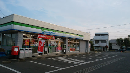 ファミリーマート 狭山店
