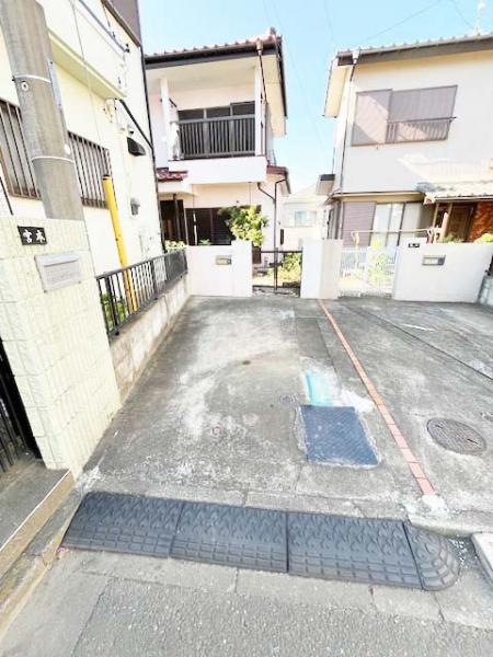 所沢市小手指南一丁目　中古戸建 駐車場 