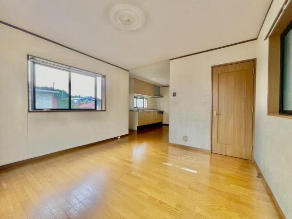 所沢市久米　中古戸建 リビング 