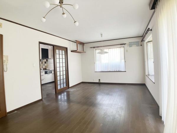 ◆当社売主物件◆所沢市中富南4丁目　中古戸建 リビング 