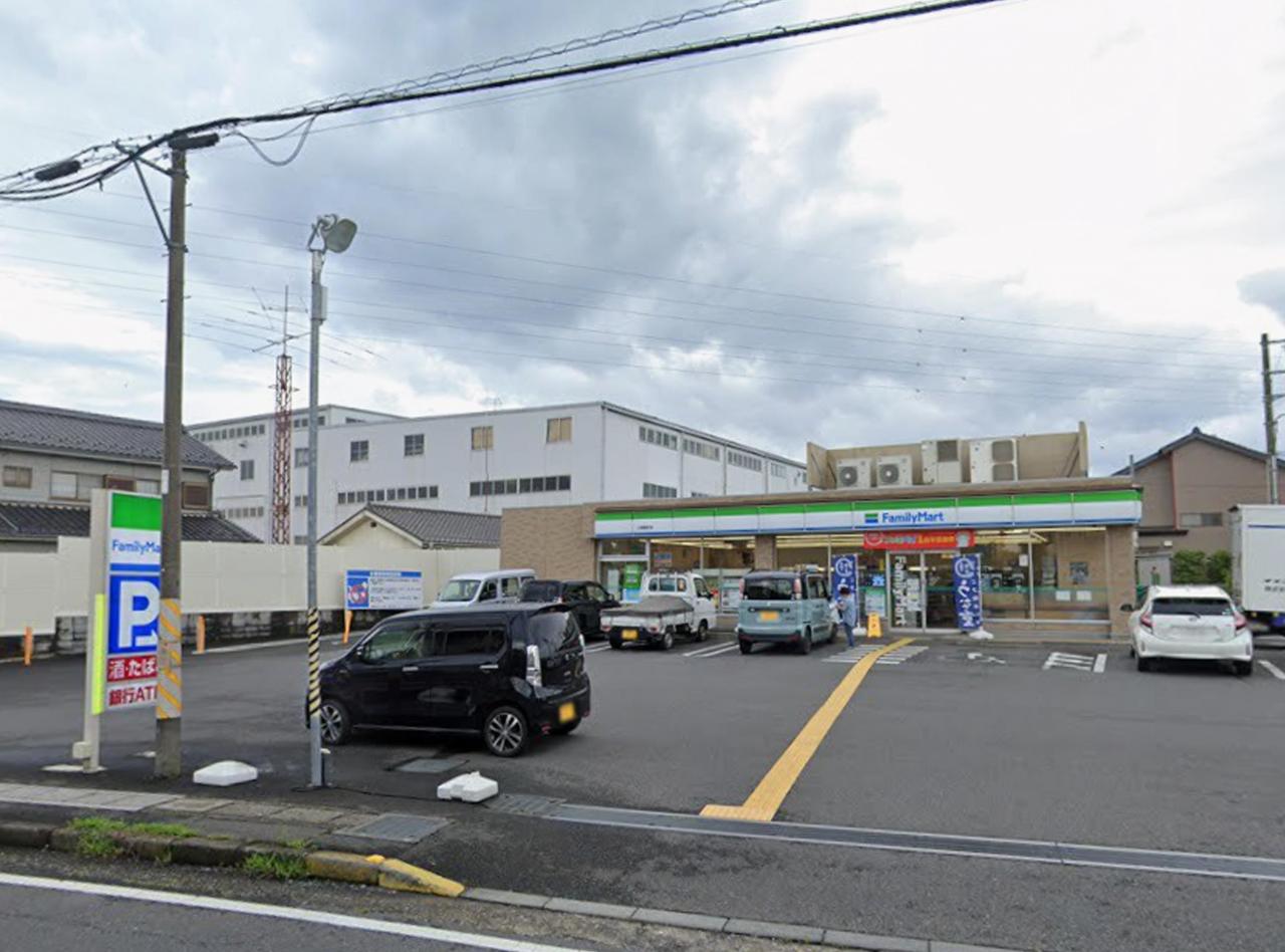 ファミリーマート 入間東町店