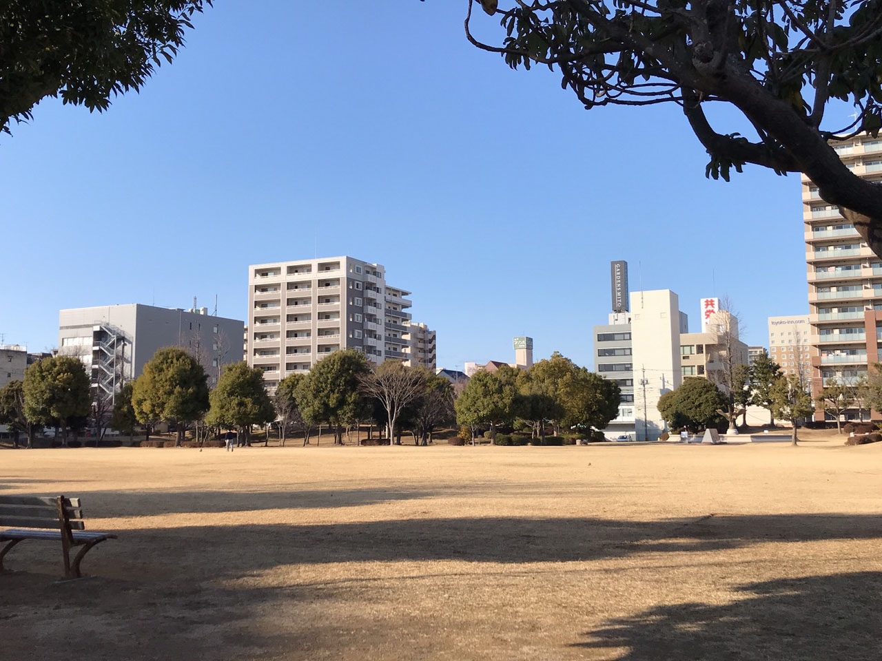 駅南平和公園
