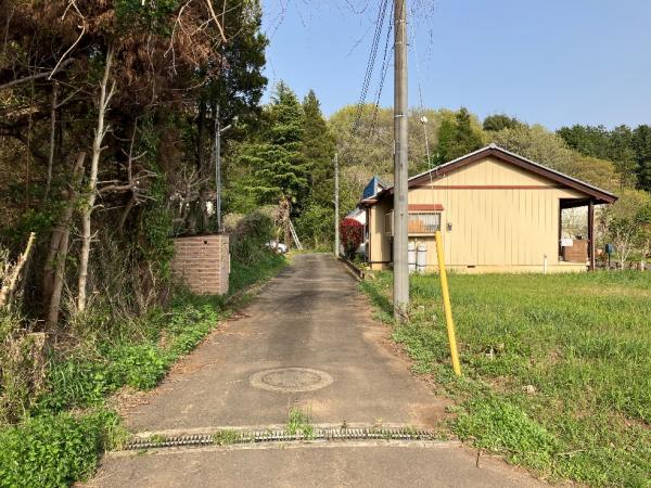 鉾田市徳宿　土地 前面道路含む現地写真 