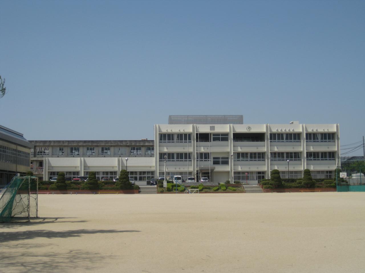 碧南市立棚尾小学校
