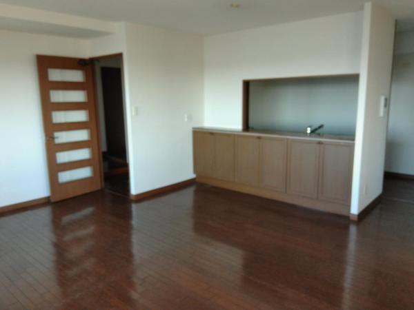 ロイヤルシャトー高丘 ダイニングキッチン