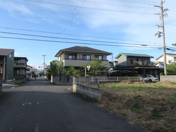 すみれ台2丁目　土地 前面道路含む現地写真 