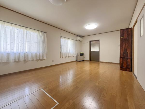 三野　中古戸建て リビング 