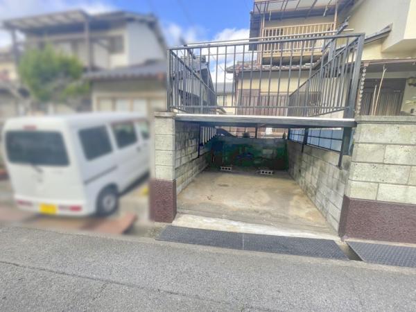 鴨方町鳩ケ丘二丁目　戸建て 駐車場 