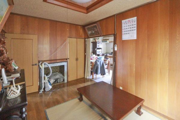 鴨方町鳩ケ丘二丁目　戸建て リビングダイニング