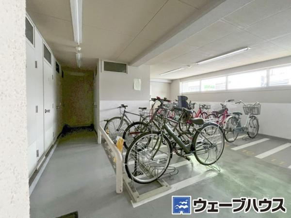 蕃山パークマンション 駐輪場