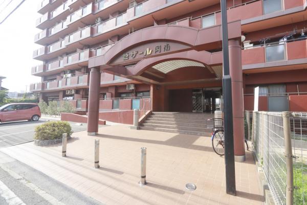 セザール岡南 エントランス（外）