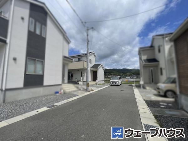 浅口市金光町占見新田　戸建て 前面道路含む現地写真 