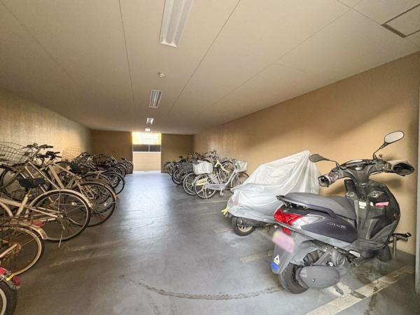 パークホームズ学南町 駐輪場