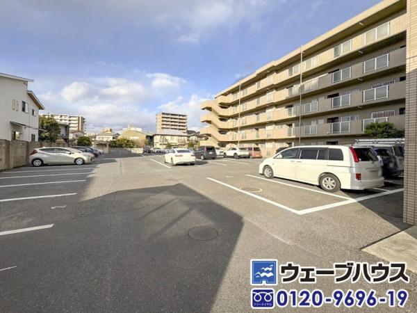 サーパス後楽園 敷地内駐車場